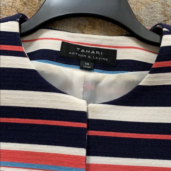 Tahari Blazer - Picture 2 of 4